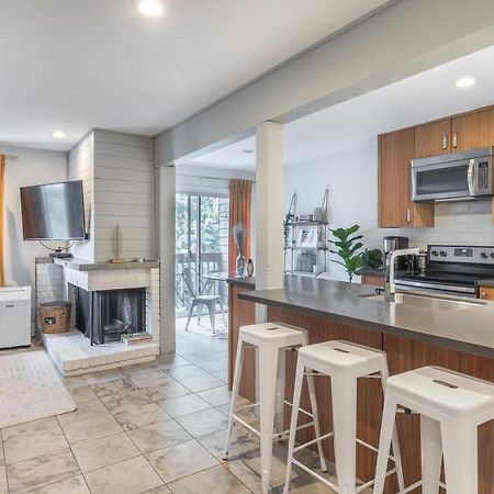 Updated Whistler Creek Studio With Parking Luaran gambar